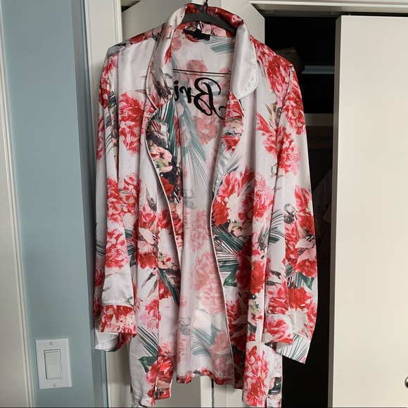 Bride robe - Picture 2 of 3